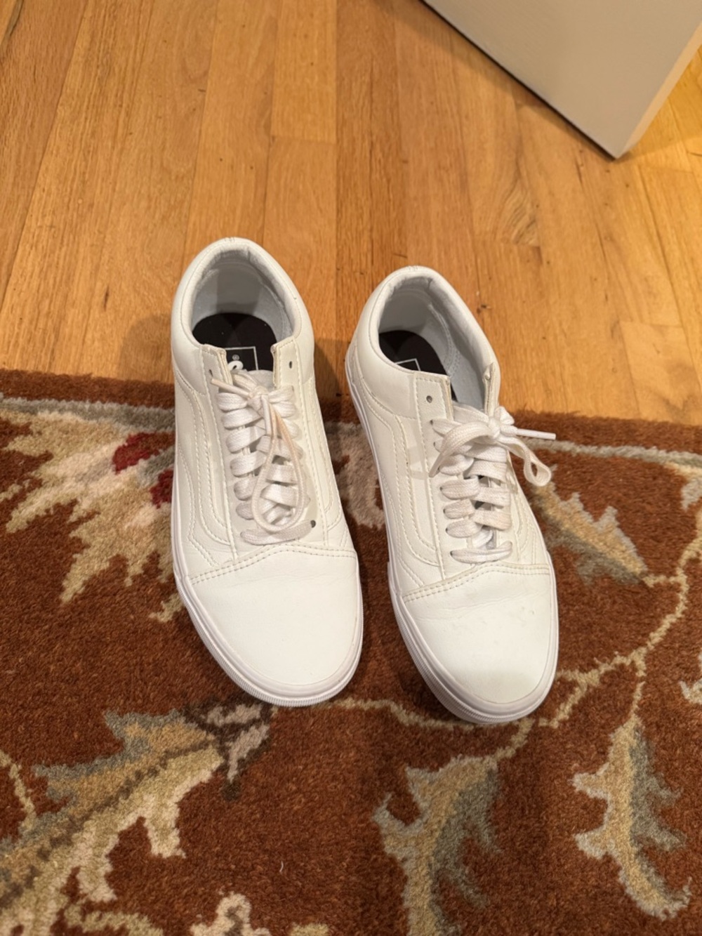 Vans women’s White Low-Top Canvas Sneakers with Side Stripe